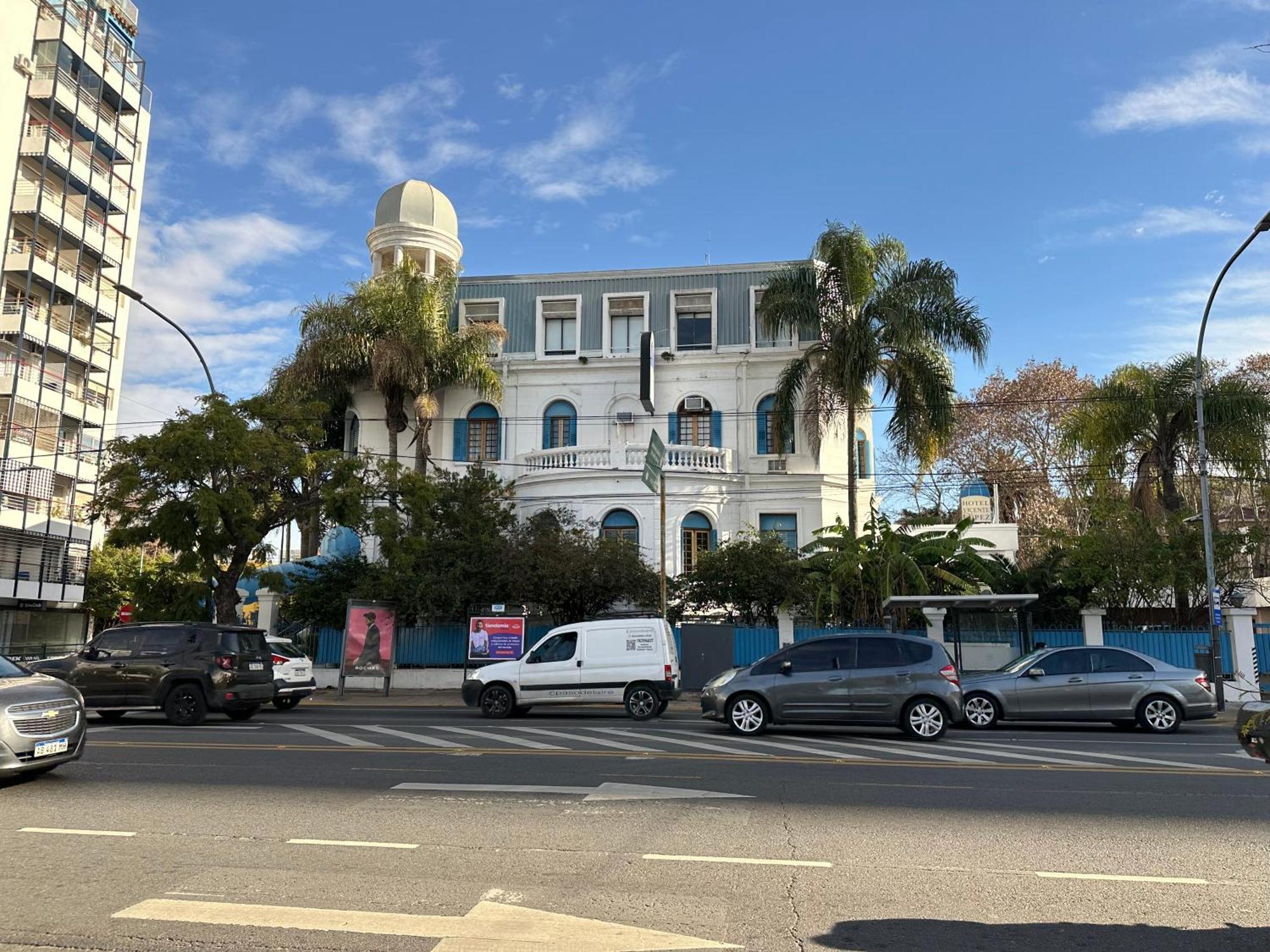 维森特洛佩斯酒店 Vicente López 外观 照片